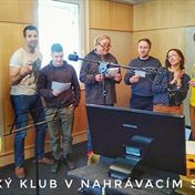 Hudbu složil: Jan Kučera, slova napsal: Matěj Balcar